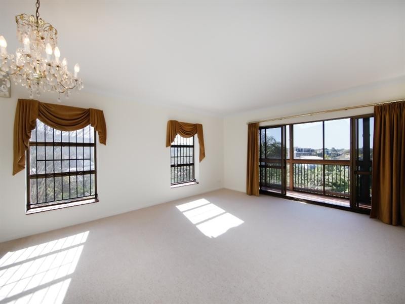 21B/32 Swann Road, Taringa QLD 4068