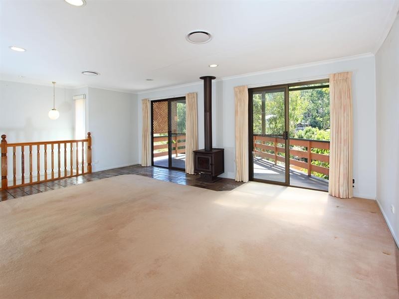 6 Moonah Street, Chapel Hill QLD 4069