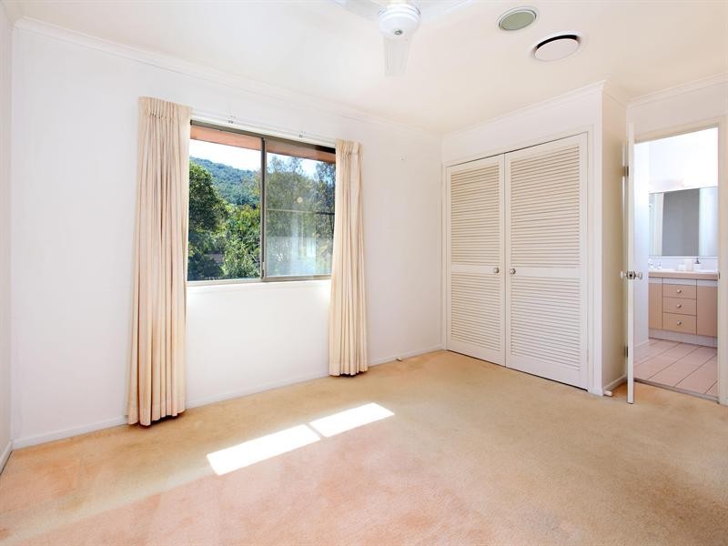 6 Moonah Street, Chapel Hill QLD 4069