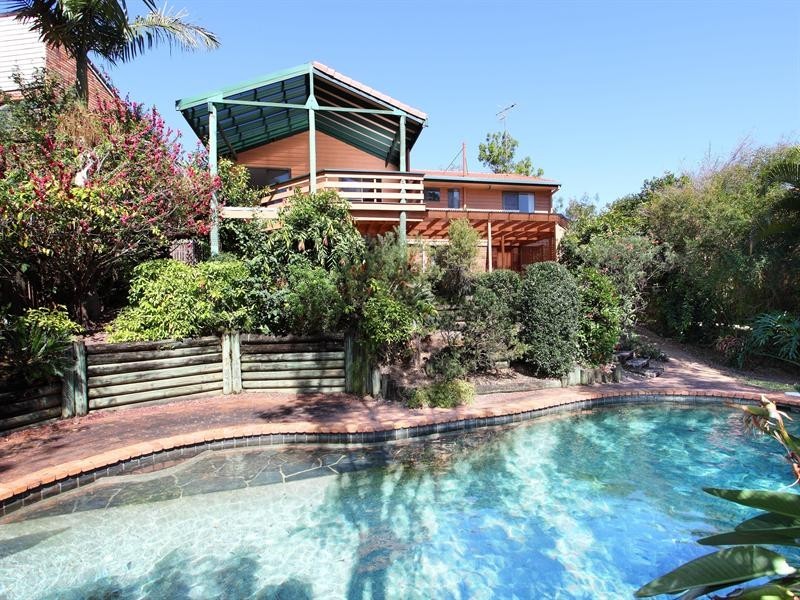 6 Moonah Street, Chapel Hill QLD 4069