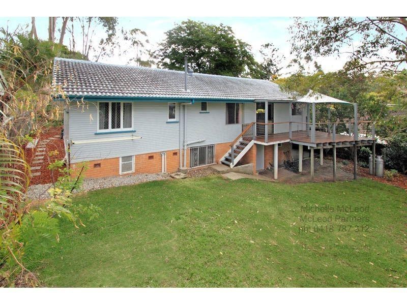 4 Kyoga Street, Kenmore QLD 4069