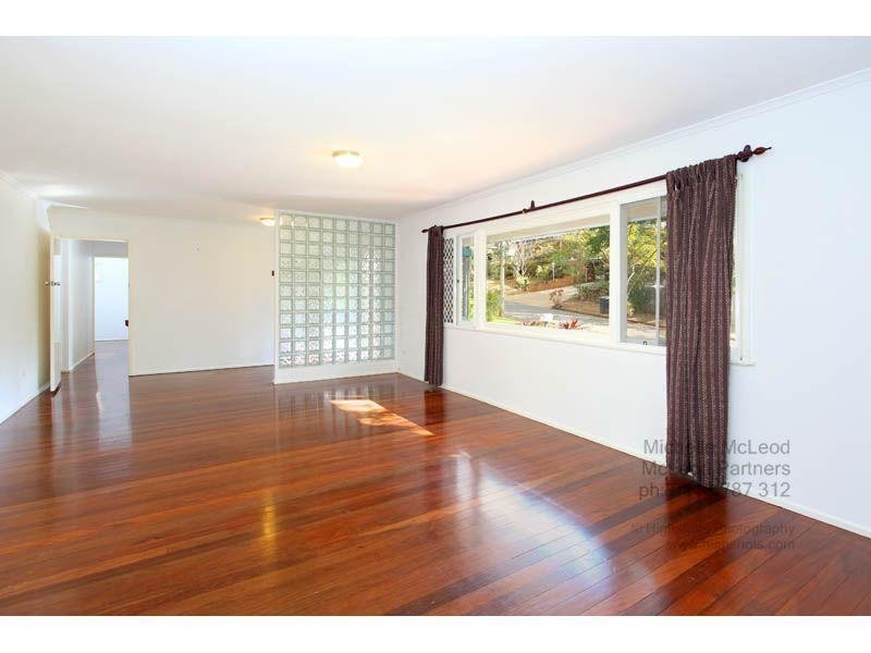 4 Kyoga Street, Kenmore QLD 4069