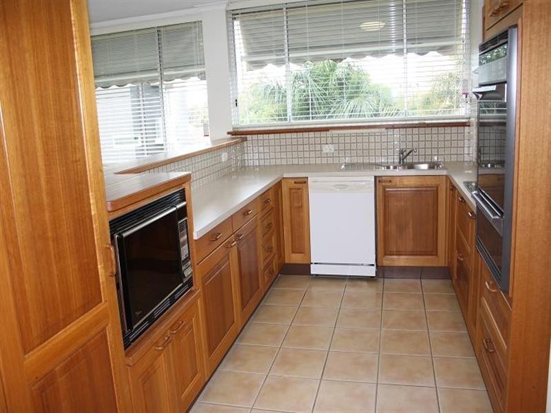 18/82 Sandford Street, St Lucia QLD 4067