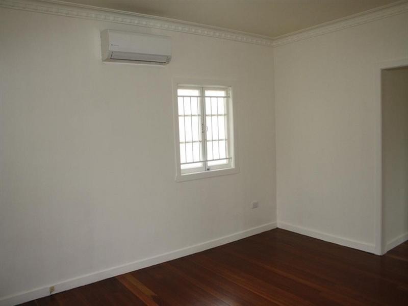 27 Saunders Street, Indooroopilly QLD 4068