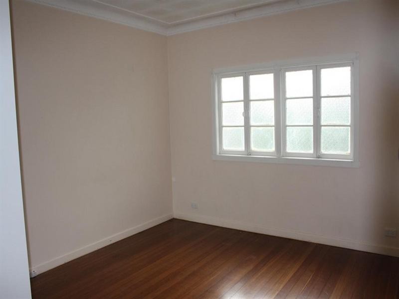 27 Saunders Street, Indooroopilly QLD 4068