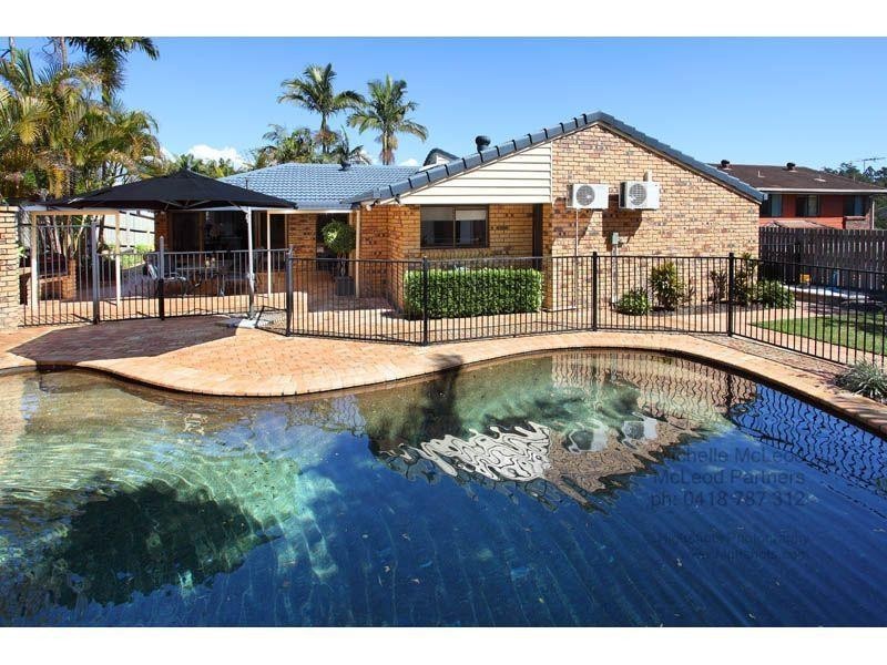 47 Tangmere Street, Chapel Hill QLD 4069