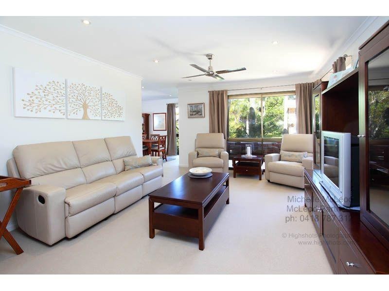 47 Tangmere Street, Chapel Hill QLD 4069