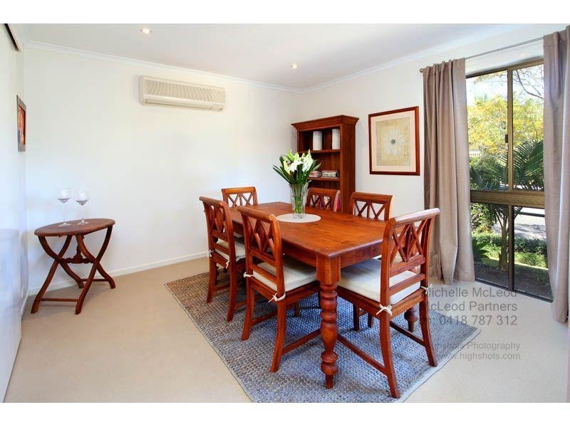 47 Tangmere Street, Chapel Hill QLD 4069