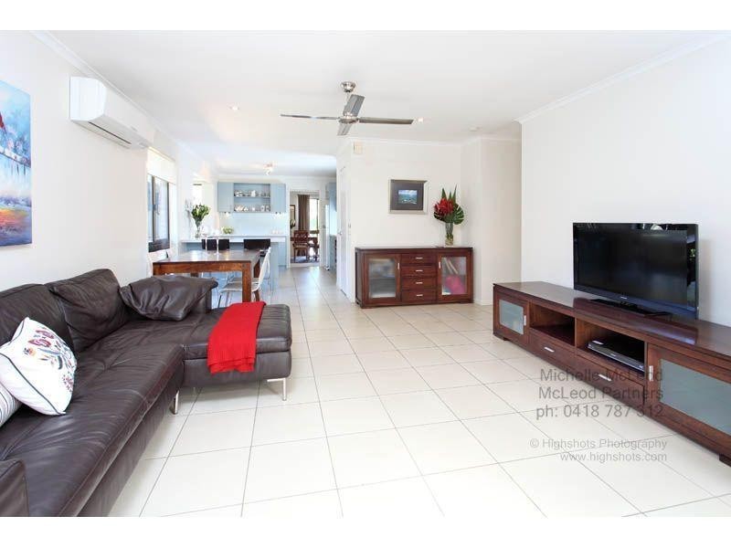 47 Tangmere Street, Chapel Hill QLD 4069