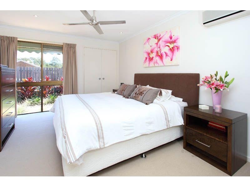 47 Tangmere Street, Chapel Hill QLD 4069