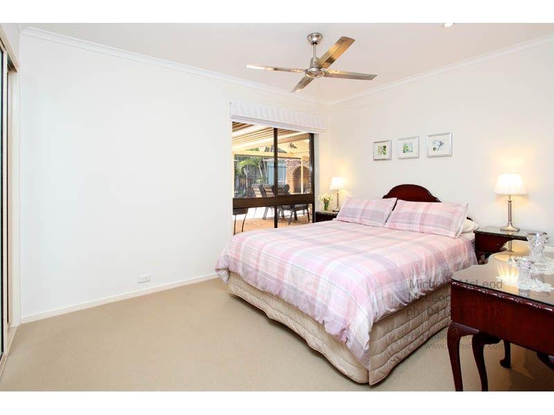 47 Tangmere Street, Chapel Hill QLD 4069