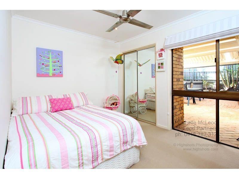 47 Tangmere Street, Chapel Hill QLD 4069