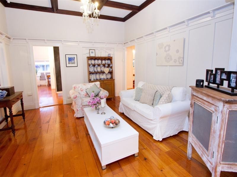 143 Waverley Road, Taringa QLD 4068