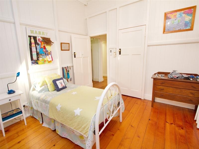 143 Waverley Road, Taringa QLD 4068