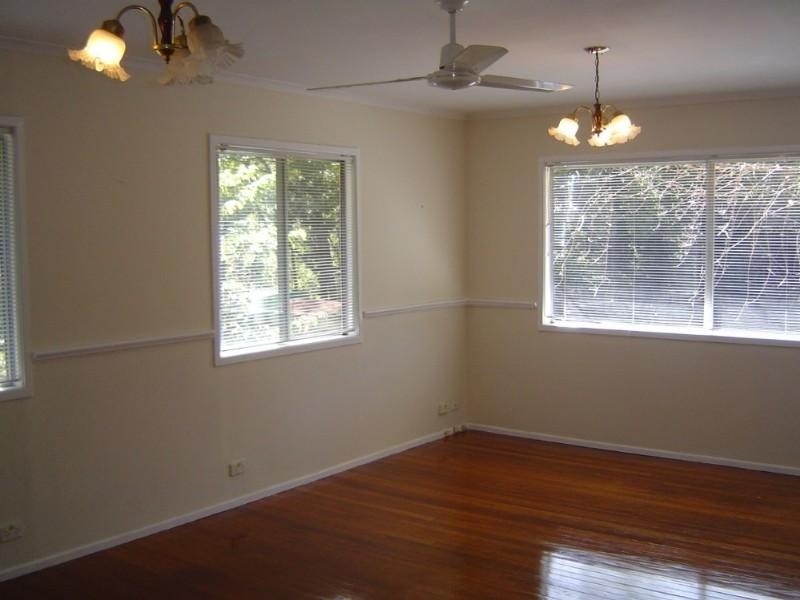 76 Brookfield Road, Kenmore QLD 4069