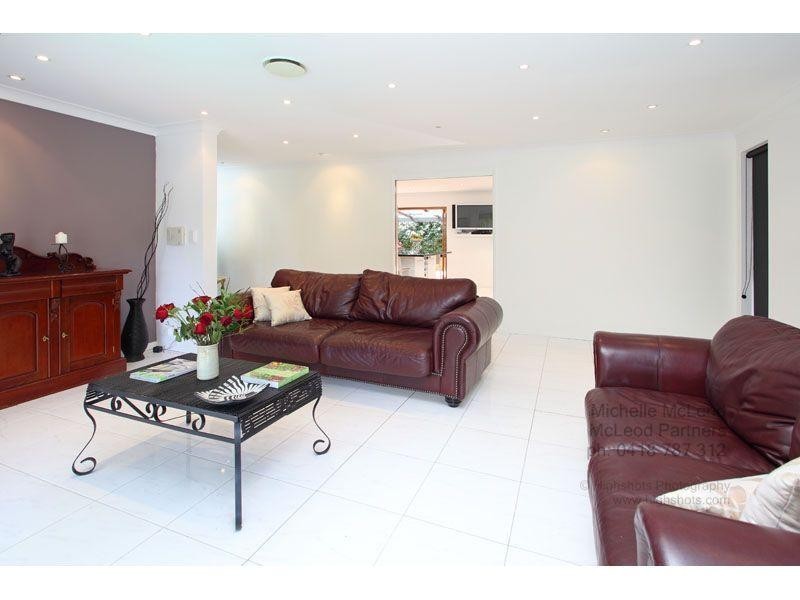 20 Dulhunty Street, Chapel Hill QLD 4069