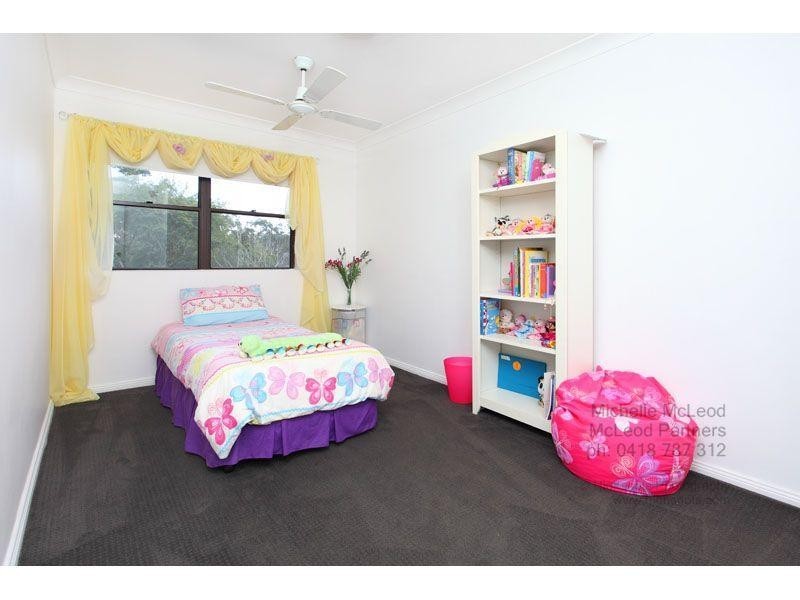 20 Dulhunty Street, Chapel Hill QLD 4069