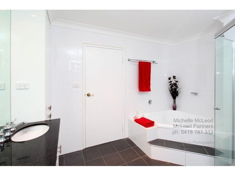 20 Dulhunty Street, Chapel Hill QLD 4069