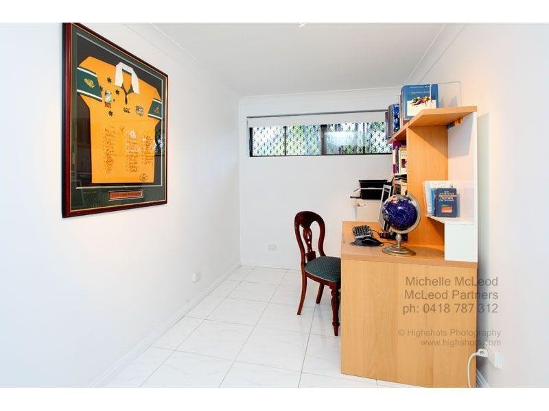 20 Dulhunty Street, Chapel Hill QLD 4069