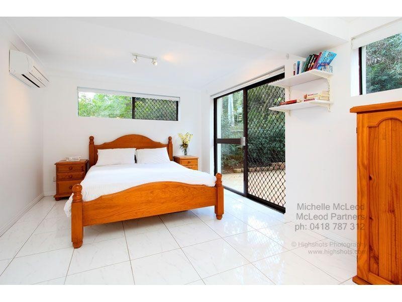 20 Dulhunty Street, Chapel Hill QLD 4069