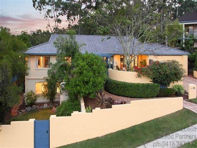 52 Mukurta Street, Chapel Hill QLD 4069