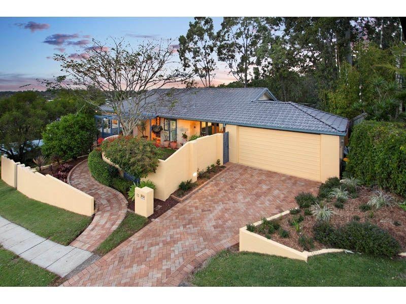 52 Mukurta Street, Chapel Hill QLD 4069