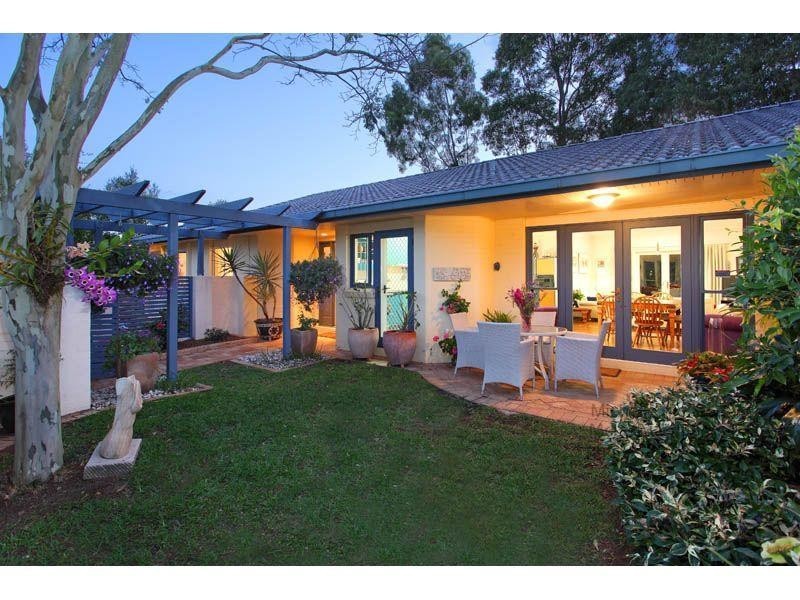 52 Mukurta Street, Chapel Hill QLD 4069