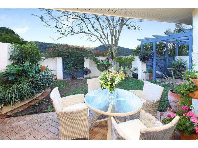 52 Mukurta Street, Chapel Hill QLD 4069