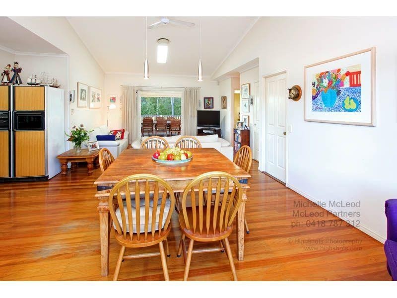 52 Mukurta Street, Chapel Hill QLD 4069