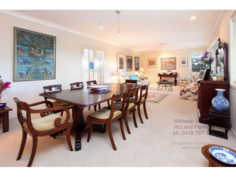 52 Mukurta Street, Chapel Hill QLD 4069