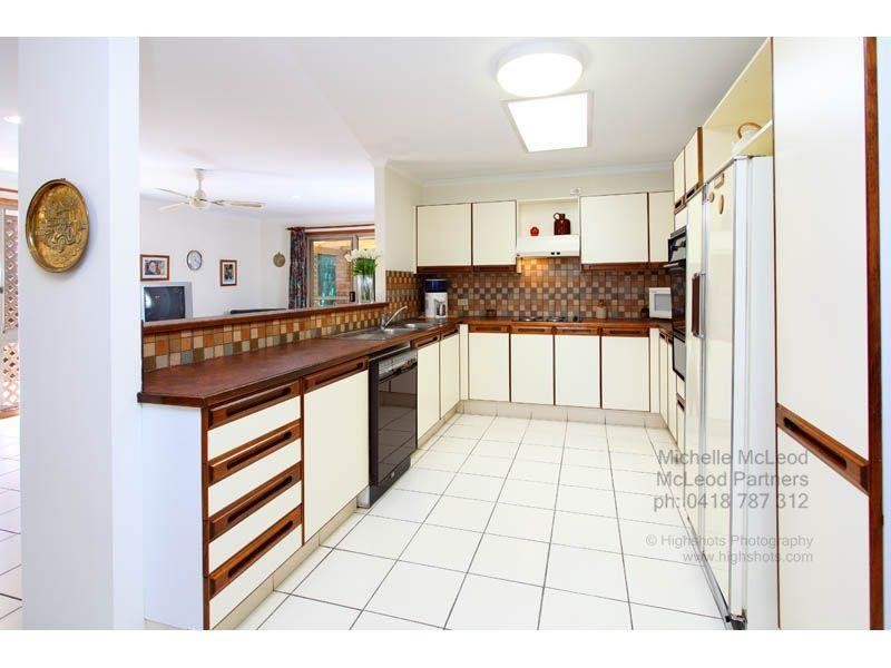 29 Nankoor Street, Chapel Hill QLD 4069