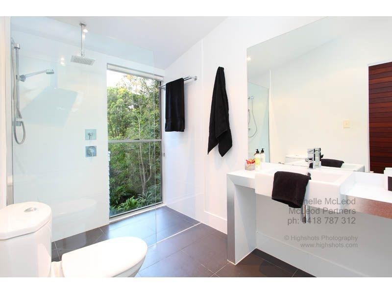 6 Karabil Street, Chapel Hill QLD 4069