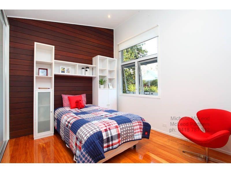 6 Karabil Street, Chapel Hill QLD 4069