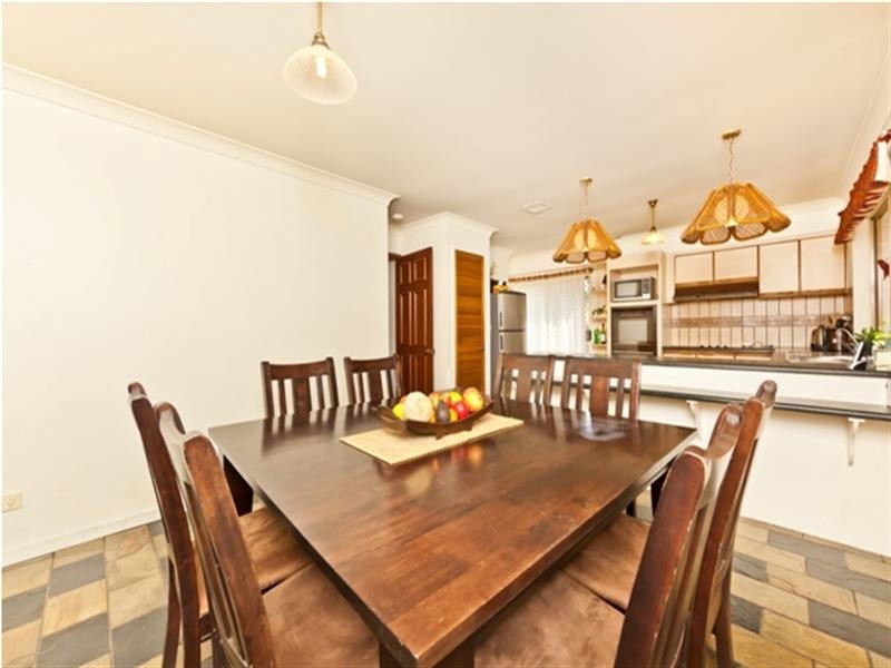 63 Marmindie Street, Chapel Hill QLD 4069