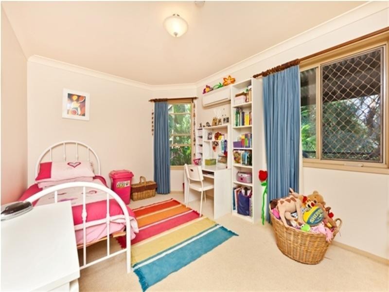 63 Marmindie Street, Chapel Hill QLD 4069