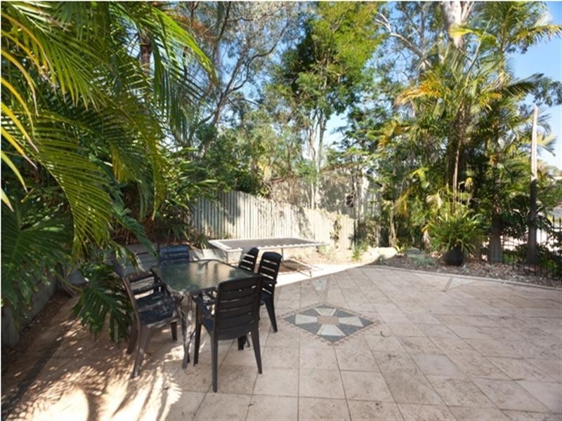 63 Marmindie Street, Chapel Hill QLD 4069