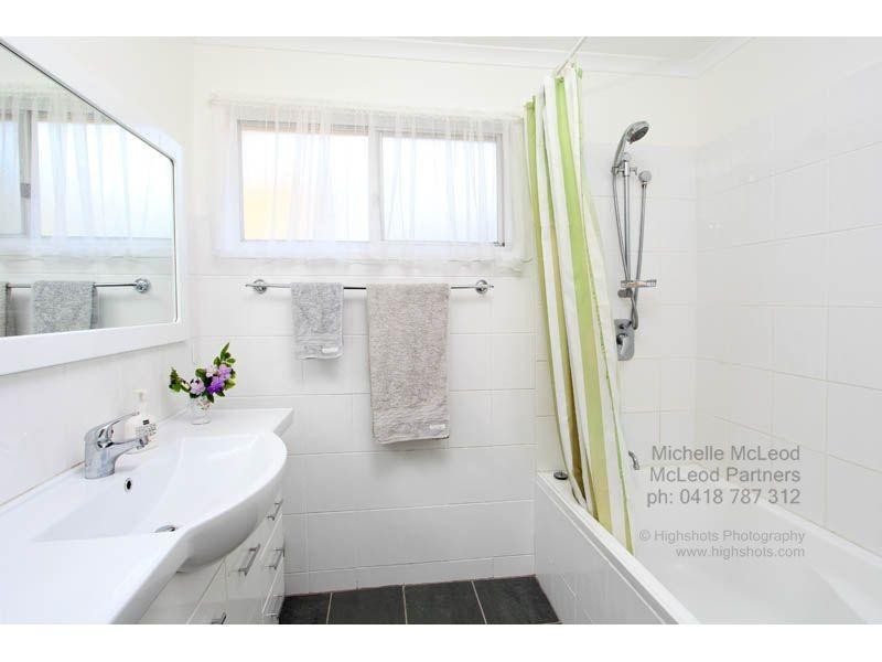 23 Noreen Street, Chapel Hill QLD 4069