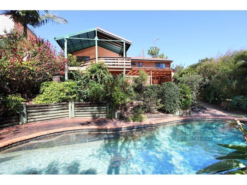 6 Moonah Street, Chapel Hill QLD 4069