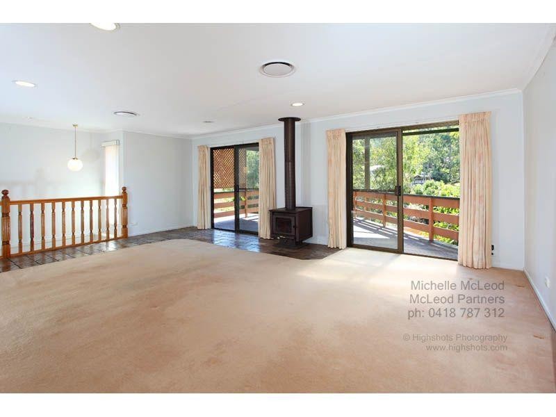 6 Moonah Street, Chapel Hill QLD 4069