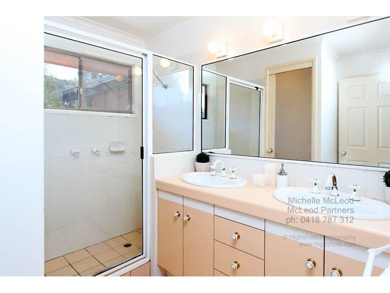 6 Moonah Street, Chapel Hill QLD 4069