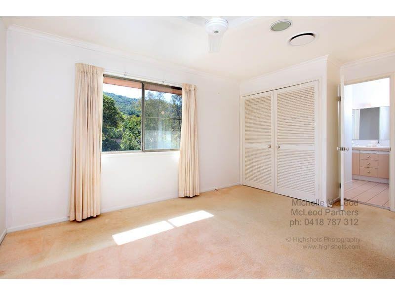 6 Moonah Street, Chapel Hill QLD 4069