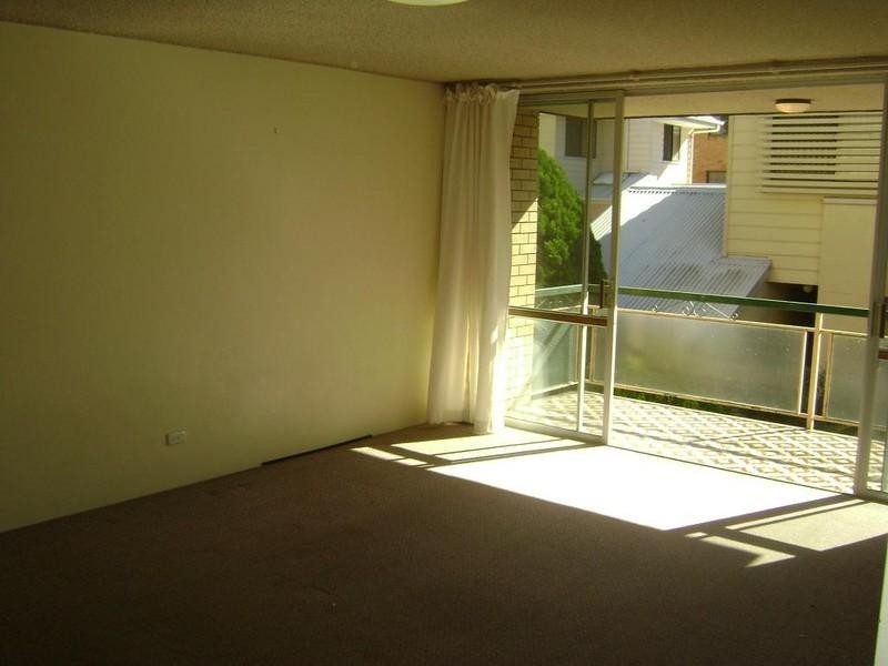 1/60 Warren Street, St Lucia QLD 4067