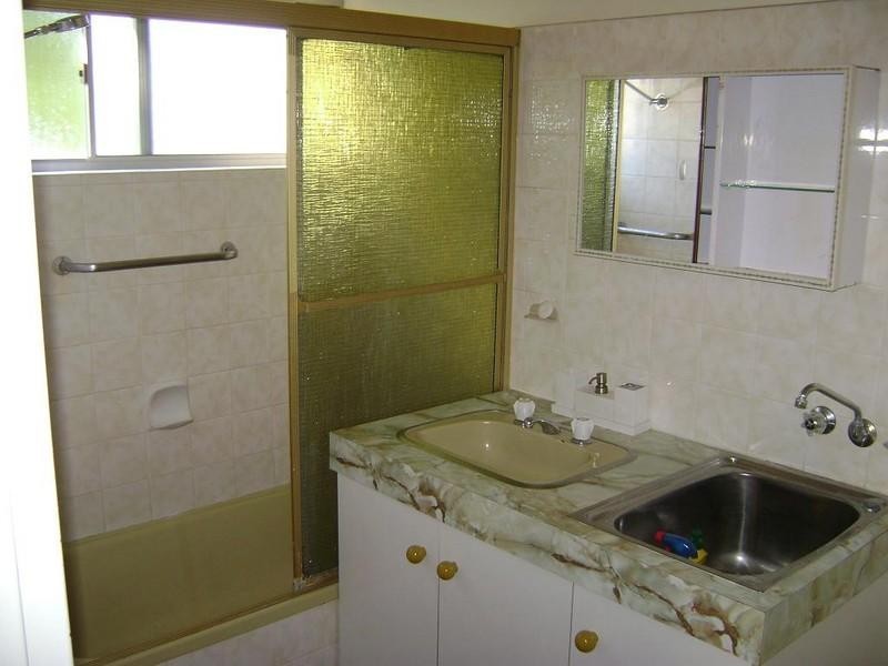 1/60 Warren Street, St Lucia QLD 4067