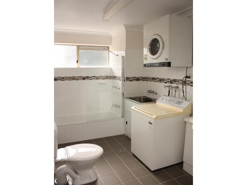 4/39 Raven Street, St Lucia QLD 4067