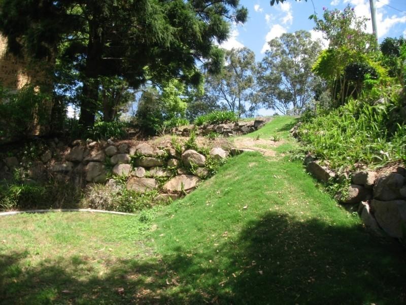 165 Chapel Hill Road, Chapel Hill QLD 4069