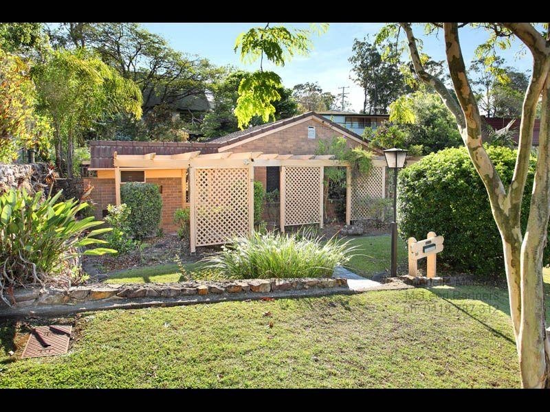 20 Chantilly Street, Chapel Hill QLD 4069