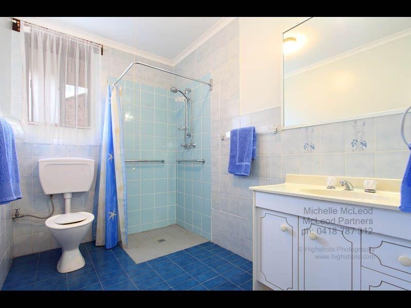 20 Chantilly Street, Chapel Hill QLD 4069