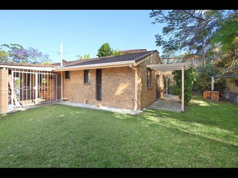 20 Chantilly Street, Chapel Hill QLD 4069