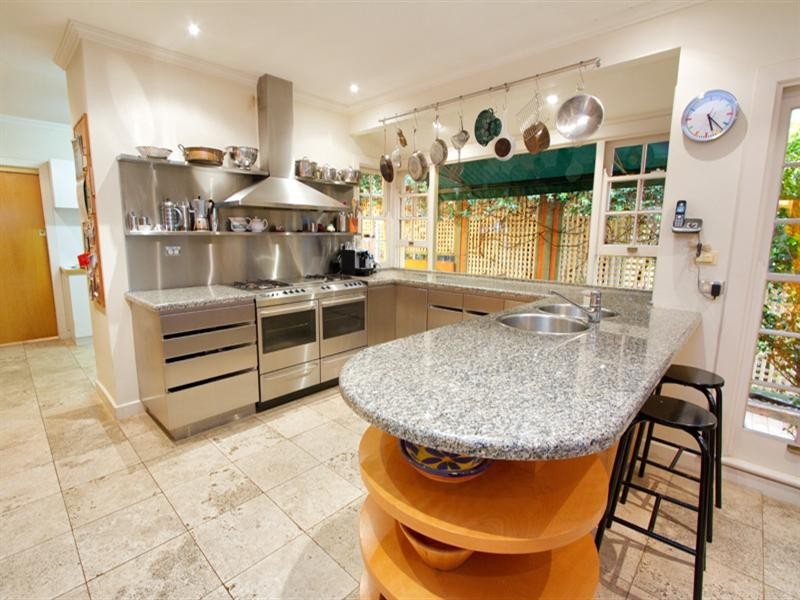 340 Swann Road, St Lucia QLD 4067