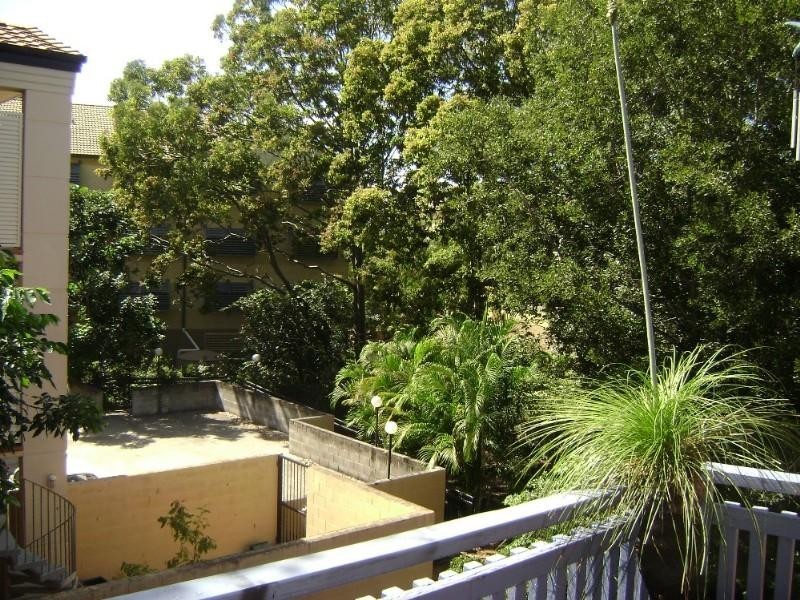 3/123 Macquarie Street, St Lucia QLD 4067